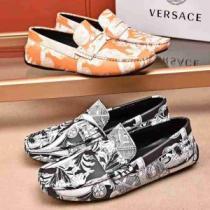 VERSACE 2色可選 カジュアルシューズ希少性の高い ファッションの最先端！ヴェルサーチ