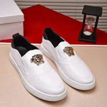 芸能人愛用 ヴェルサーチ VERSACE お得な2026年秋冬シーズンスリップオン