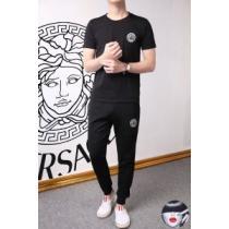 VERSACE 上下セットオシャレを満喫できる ファッションの最先端！ヴェルサーチ