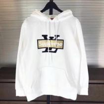 格好良いアイテム 最近人気一番！ シュプリーム SUPREME パーカー ミックス感が溢れる