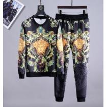 希少性の高い ヴェルサーチVERSACE 希少性の高い  話題の新作到着！有名人同じアイテム