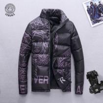 売上ランキング1位　ダウンジャケット メンズ　手頃価格　カジュアルスタイルに　ヴェルサーチVERSACE