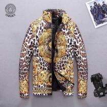話題の新作到着！　ヴェルサーチVERSACE　ダウンジャケット メンズ　冬季限定販売　2026年人気満々のブランド