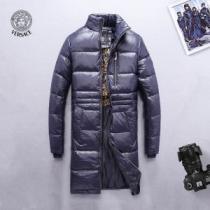 ダウンジャケット メンズ　ヴェルサーチVERSACE  今季爆発的な人気　欧米韓流　超人気美品
