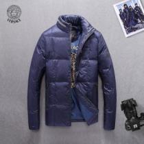 人目を引く存在感　ダウンジャケット メンズ　2026新品入荷　ヴェルサーチVERSACE  暖かな着心地　