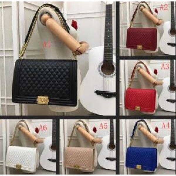 ショル ショルダーバッグ 2026秋冬の定番新品到来! ブランド コピー  多色可選 圧倒的人気新着.59.