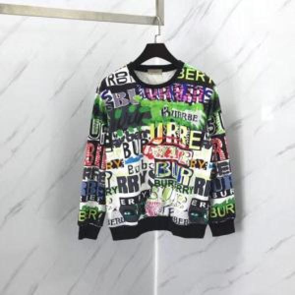 毎年流行り定番アイテムおすすめ　バーバリー BURBERRY  ジップパーカー　ミックス感が溢れる