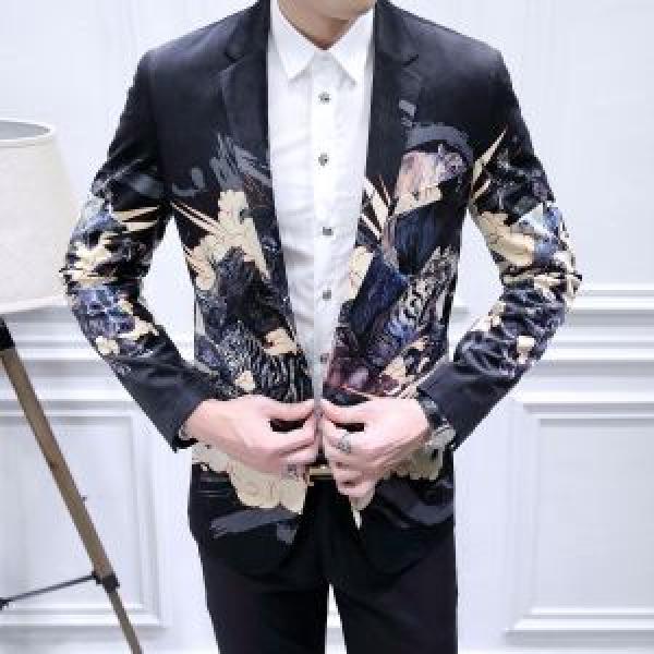 人目を引く存在感　ドルチェ＆ガッバーナ DOLCE&GABBANA  スーツ  2026年秋冬入荷