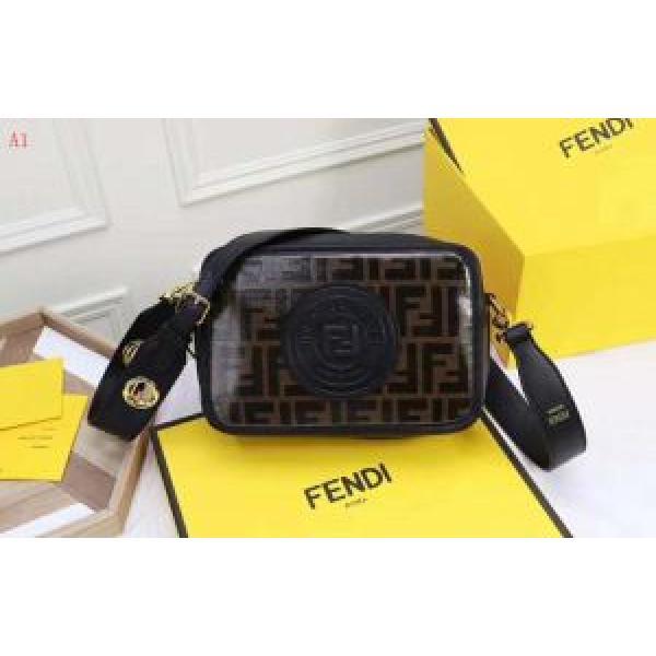 2026年秋冬シーズン ショルダーバッグ ファッションの最先端！ 4色可選 FENDI フェンディ 上品でファッション.150.