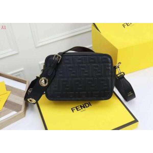 FENDI フェンディ 希少性の高い 4色可選  期間限定セール ショルダーバッグ 2026人気の主流アイテム.150.
