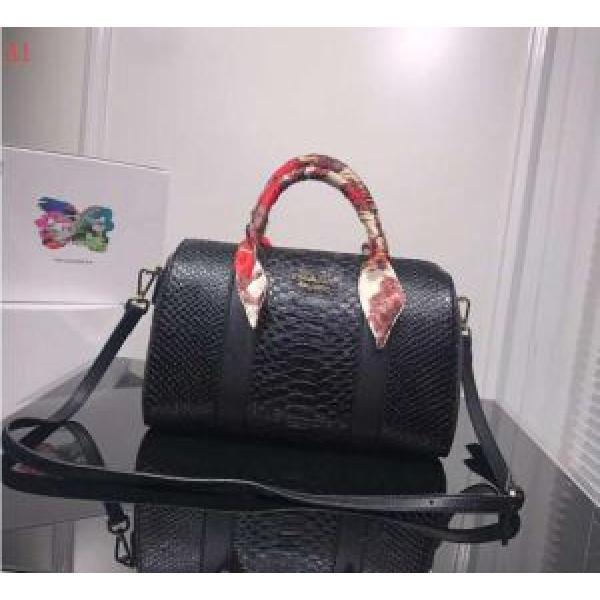 人目を引く存在感　4色可選　PRADA プラダ  秋冬大活躍　トートバッグ 　定番品質保証.68.