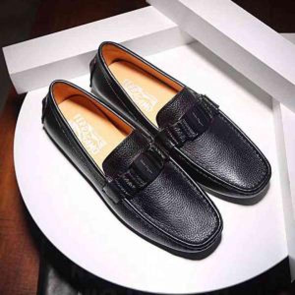 先行受注 サルヴァトーレフェラガモ ファッション度アップ FERRAGAMO カジュアルシューズ2026最安値！