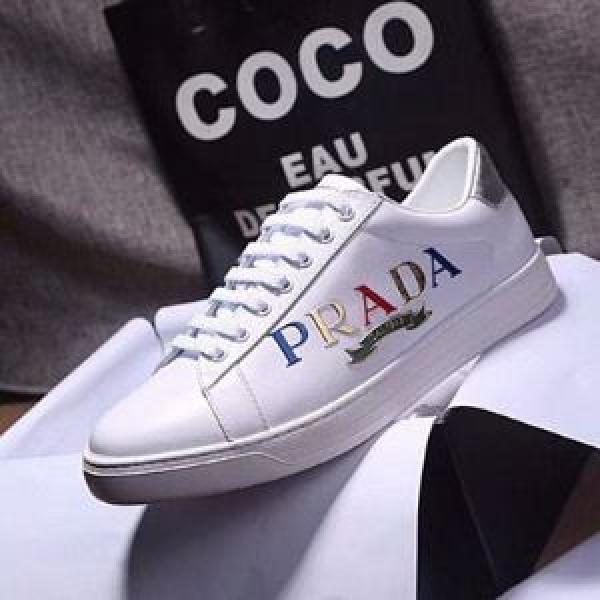 流行っている プラダ PRADA 2色可選 2026年秋冬シーズンスニーカー、靴ファッションの最先端！