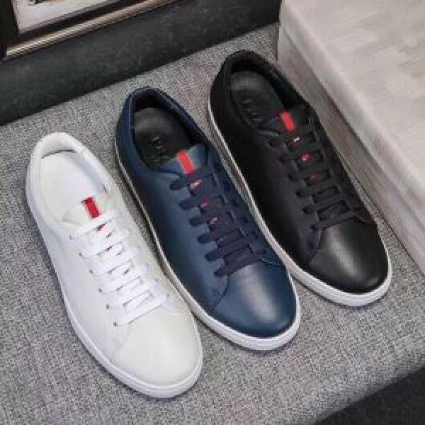 人目を引く存在感プラダ 美品*入手困難 PRADA 3色可選フラットシューズ芸能人愛用
