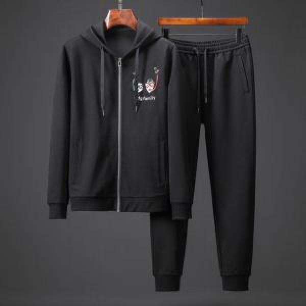 2026年秋冬入荷 ドルチェ＆ガッバーナ Dolce&Gabbana 人目を引く存在感 上下セット