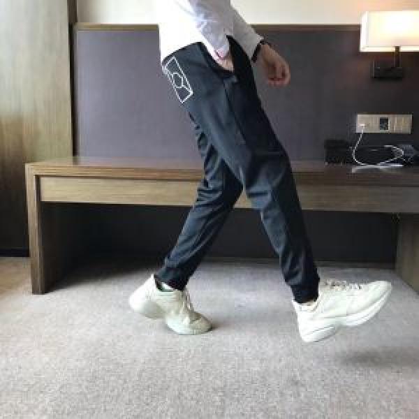 数量限定再入荷 チノパン 2026秋冬の定番新品到来! モンクレール MONCLER 高級感が漂う