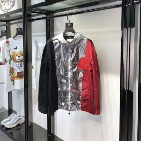 2026年秋冬シーズン モンクレール MONCLER 流行っている ブルゾン 流行っている