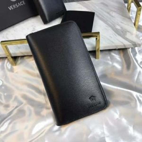 大人っぽく知的な ヴェルサーチ超人気美品 VERSACE新季度 財布 希少価値大.176.