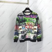 毎年流行り定番アイテムおすすめ　バーバリー BURBERRY  ジップパーカー　ミックス感が溢れる