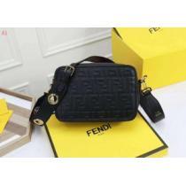 FENDI フェンディ 希少性の高い 4色可選  期間限定セール ショルダーバッグ 2026人気の主流アイテム.150.