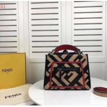 4色可選 有名人同じアイテム FENDI フェンディ 大胆なデザイン  トートバッグ 数量限定再入荷.150.