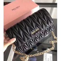 目前の注目ブランド　ショルダーバッグ  3色可選　秋冬大活躍　ミュウミュウ MIUMIU.43..43.