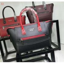 目前の注目ブランド  PRADA プラダ  4色可選  2026年秋冬入荷　トートバッグ　個性的なモデル.68.