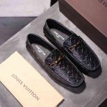 目前の注目ブランド 秋冬大活躍カジュアルシューズ LOUIS VUITTON ルイ ヴィトン旬のアイテム