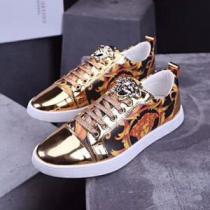 現代的な印象 ヴェルサーチ人目を引く存在感 VERSACE スニーカー、靴 2色可選