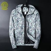 毎年流行り定番アイテムおすすめ ブルゾン ヴェルサーチVERSACE  秋冬セール