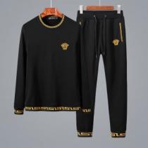 日本限定素材 2色可選 大人気ブランド ヴェルサーチVERSACE 上下セット 人気デザインで欲しい