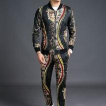 ファッショニスタ愛用 ヴェルサーチVERSACE 上下セット 今季爆発的な人気