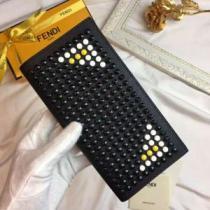 旬のアイテム 財布 フェンディ現代的な印象 FENDI 2026年秋冬入荷大人キレイめ.506.