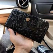 秋冬超人気の最新作 ヴェルサーチ稀少*入手困難 VERSACE 財布 2026新品入荷.176.
