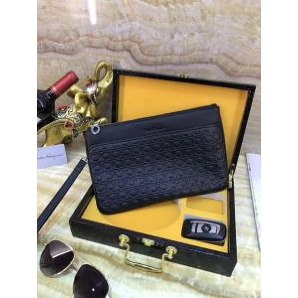 数量限定再入荷 サルヴァトーレフェラガモ FERRAGAMO  2026秋冬の定番新品到来! クラッチバッグ.62.