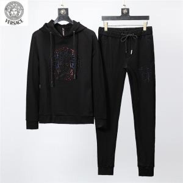 ファッションスタッズ ヴェルサーチ2026年秋冬入荷 VERSACE 上下セット個性的なモデル