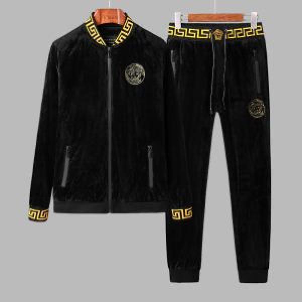 VERSACE 今季爆発的な人気ジンシロン セット主役級のアイテム ヴェルサーチ2025新品入荷