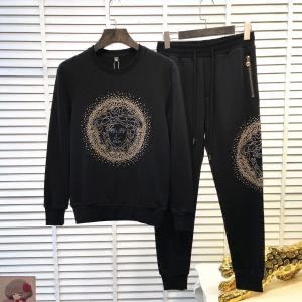 ヴェルサーチ最近人気一番！VERSACE 海外限定アイテム 上下セット2026【SALE！】