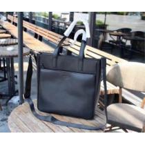 ファッショニスタ愛用 プラダ PRADA 稀少*入手困難  ショルダーバッグ 秋冬超人気の最新作.57.