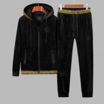 2026年秋冬入荷 目前の注目ブランドヴェルサーチ希少価値大 VERSACE  上下セット