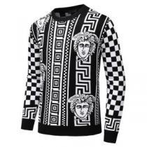 現代的な印象 ヴェルサーチプルオーバー VERSACE 2026【SALE！】人目を引く存在感