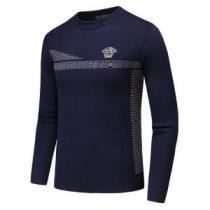 ヴェルサーチフェイクファー製のコートファッションの最先端！VERSACE