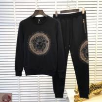 ヴェルサーチ最近人気一番！VERSACE 海外限定アイテム 上下セット2026【SALE！】