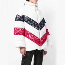 モンクレール2026年人気満々のブランド MONCLER ダウンジャケットファッションの最先端！