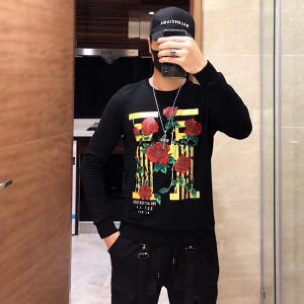 ファッショニスタ愛用 ドルチェ＆ガッバーナ Dolce&Gabbana  プルオーバーパーカー 現代的な印象