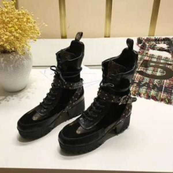 流行の注目ブランド ショートブーツ 大人気ブランド ルイヴィトン LOUIS VUITTON 秋冬トレンド