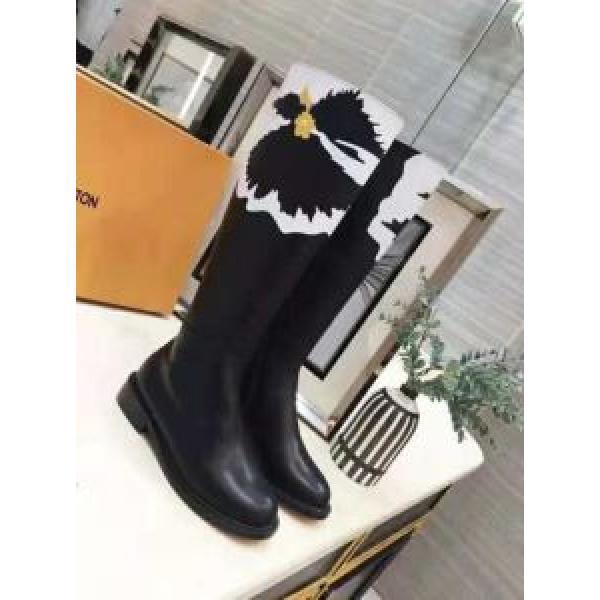 冬季限定販売  VALENTINO ピュアな印象に 2026最高ランキング  ブーツ 関税負担