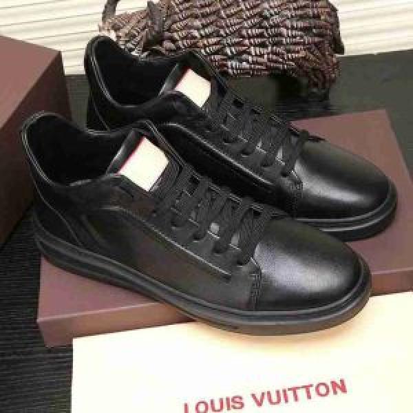 海外限定アイテム ルイ ヴィトン LOUIS VUITTON2026年秋冬シーズン ランニングシューズ