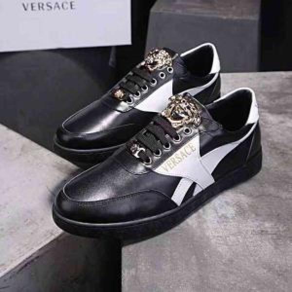 2色選択可 今年っぽくNEWファッション ヴェルサーチVERSACE ランニングシューズ 2026最高ランキング