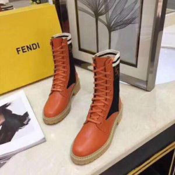 定番品質保証 主役級のアイテム  FENDI フェンディ ショートブーツ 最終数量限り！